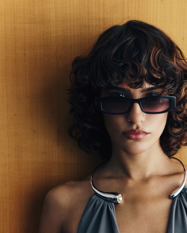 Lunettes de soleil Cazal Mod. 8525 portées par une femme
