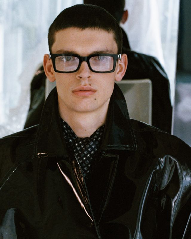 Monture optique Saint Laurent portée par un homme